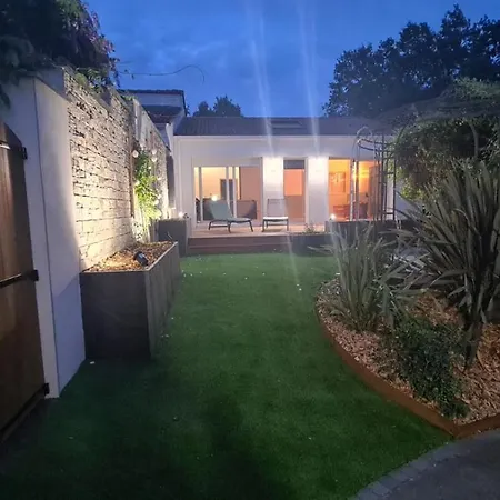 D'hotes Au Chant Du Chardonneret Bed and breakfast 3*